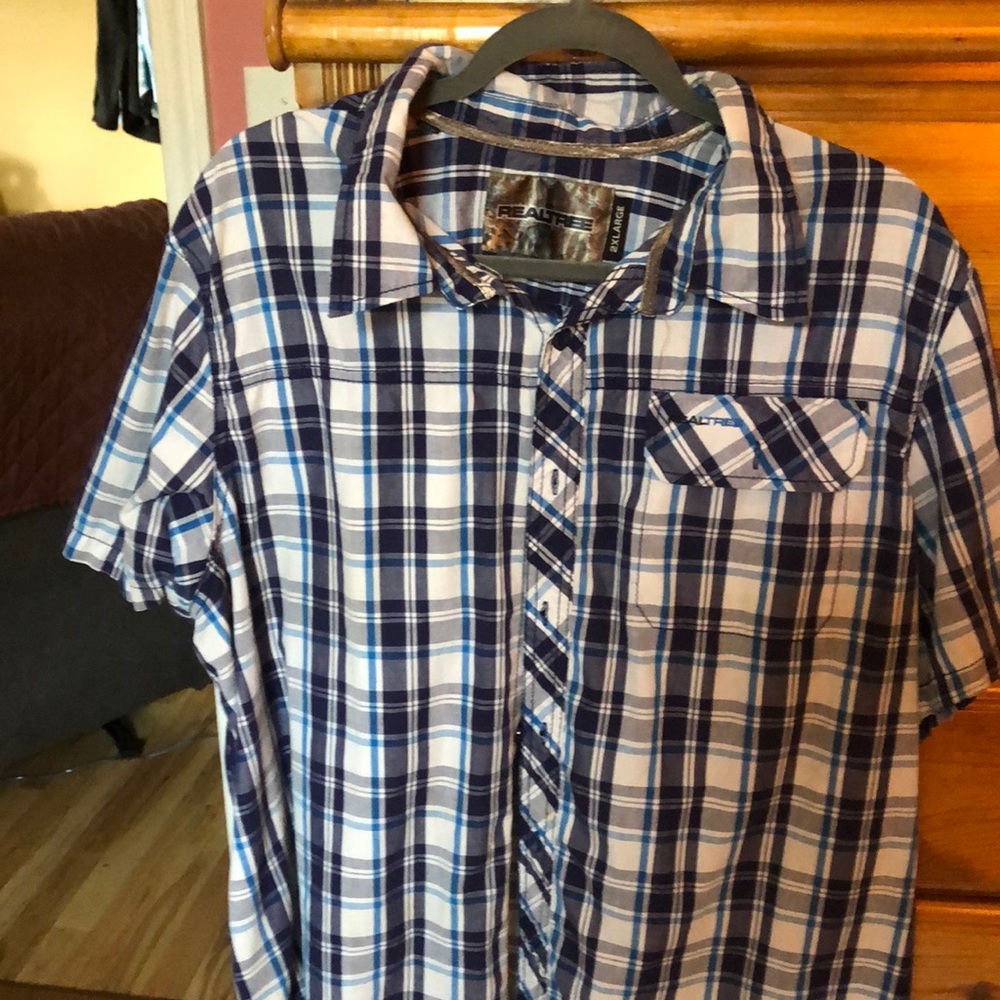 Real tree button down short sleeve shirt.  Cotton/Polyester blend.